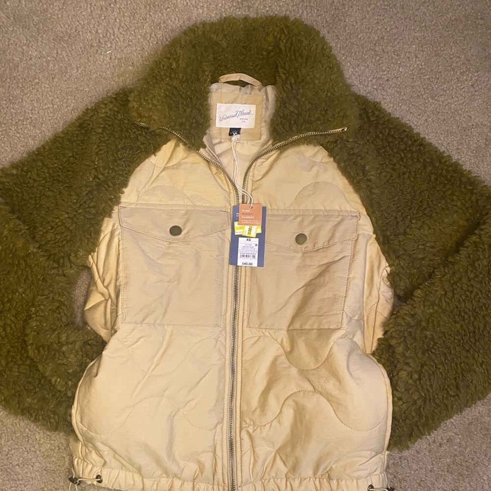 Women’s tan & olive green jacket